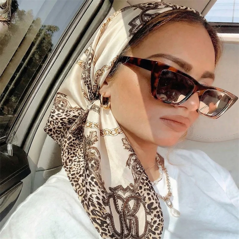 

Новый квадратный шелковый платок для женщин, люксовый бренд, с леопардовым принтом, хиджаб, мусульманский парео, бандана, женская шаль, головной убор, фулярд
