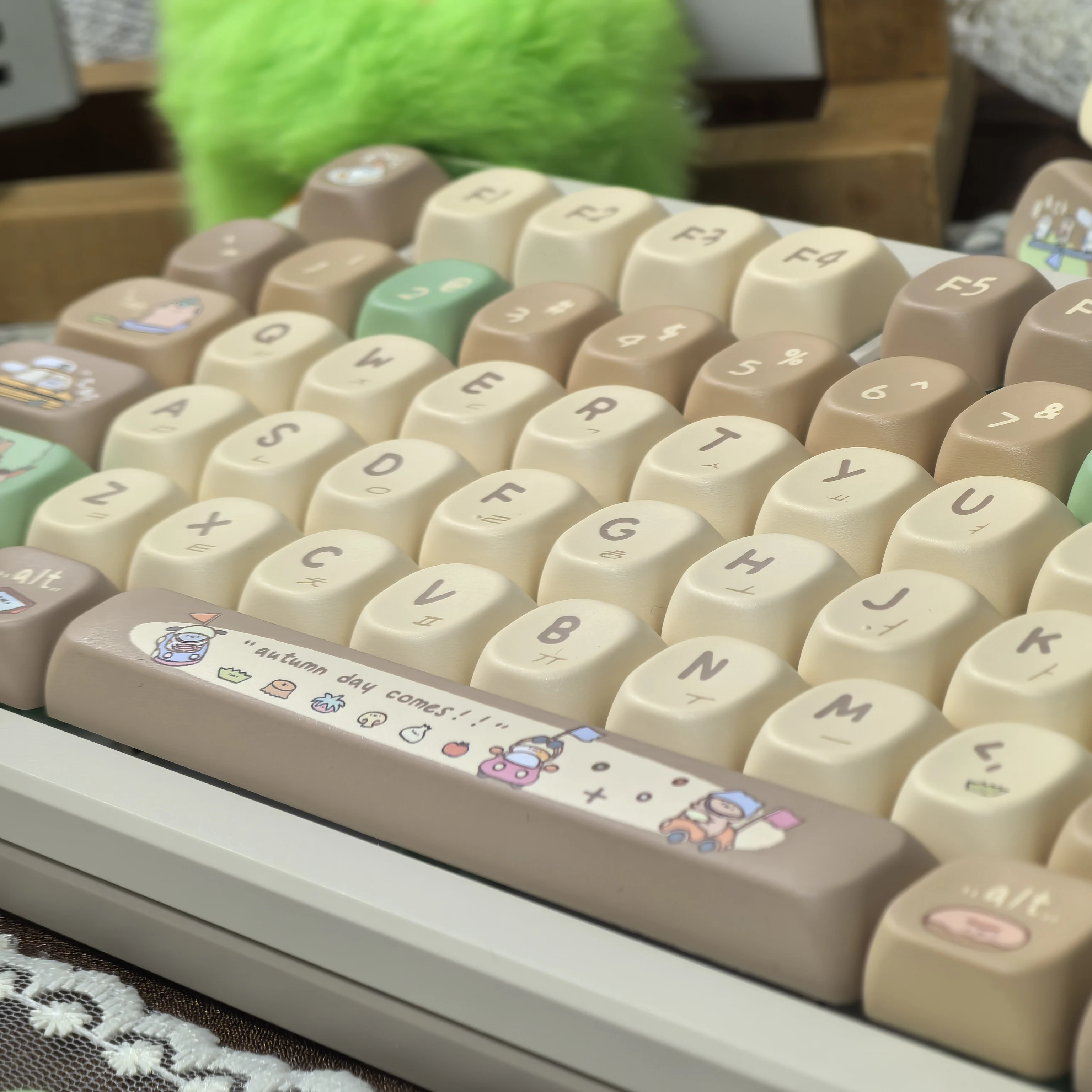 Imagem -02 - Teclado Mecânico Retro dos Desenhos Animados Keycap Castanho Verde ru Koeran Leite de Feijão de Cacau Cute Khaki Pbt Moa 127 Teclas Faça Você Mesmo Russo