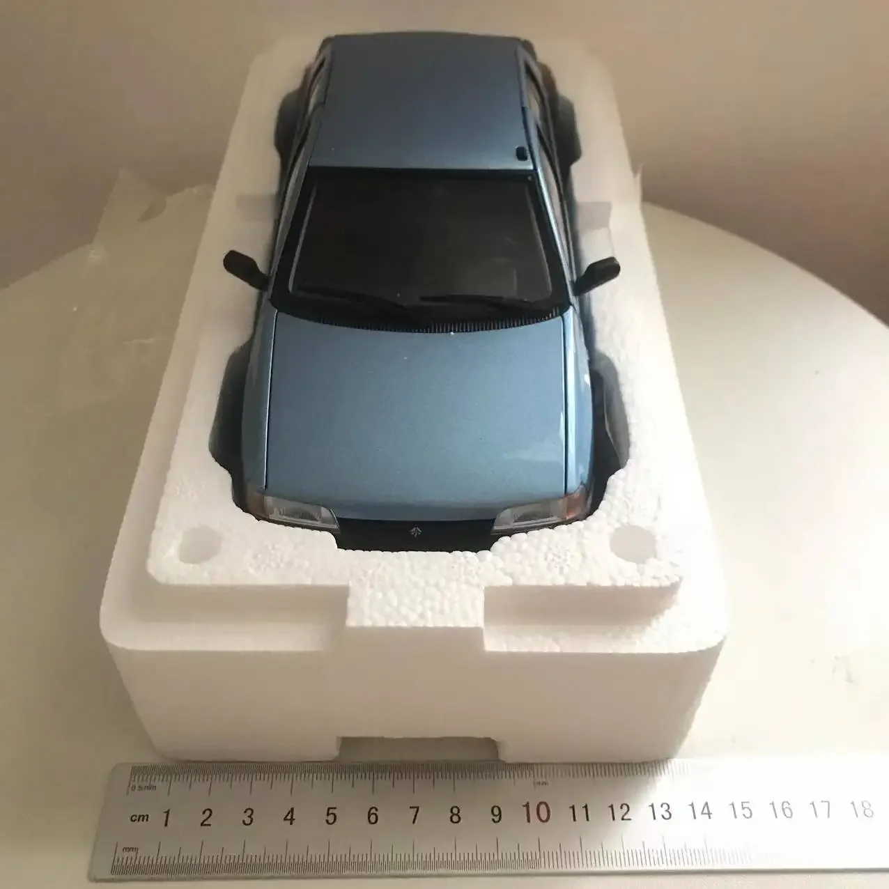 1:18 Scale Xiali Car Model Tianjin FAW TJ7100 Simulation Alloy Car Model Collection Souvenir