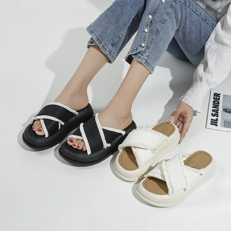 

Women's Summer Fashionable Beach Sandals Anti-Slip Comfortable Soft Bottom Single Strap Slippers Indoor Outdoor Casual Slippers
