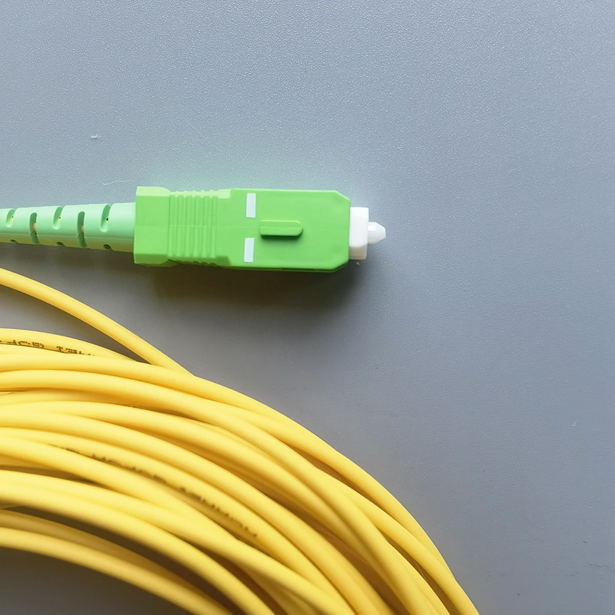 สายแพทช์ในร่ม FTTH LSZH fibra Optical SC/APC-SC/APC 2.0mm โหมดเดี่ยว Simplex core สายไฟต่อไฟเบอร์ Optics 10M/15M