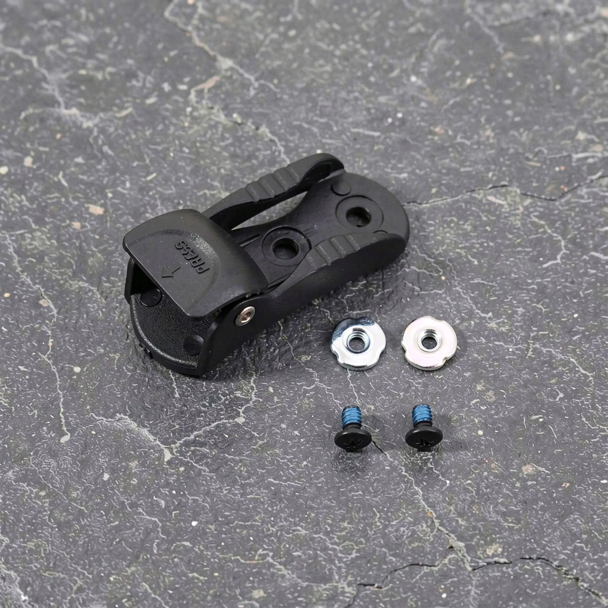 kit-de-substituicao-de-fivelas-universais-para-patins-em-linha-4-pecas-clipes-de-fixacao-para-patins-fivelas-de-metal-clipes-de-laco-clipes-de-reparo-parafuso-de-fixacao