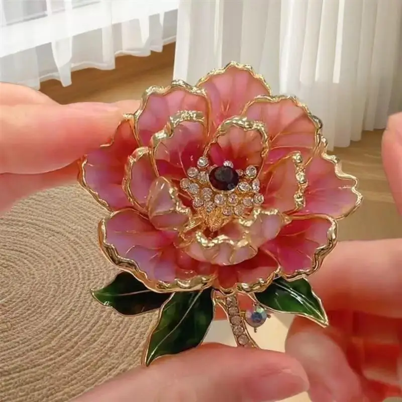 91AF Elegant Peony Brooch Pin for Women with Realistic Designs and Pearls Detail Ornament for Enhancing Your Wardrobe