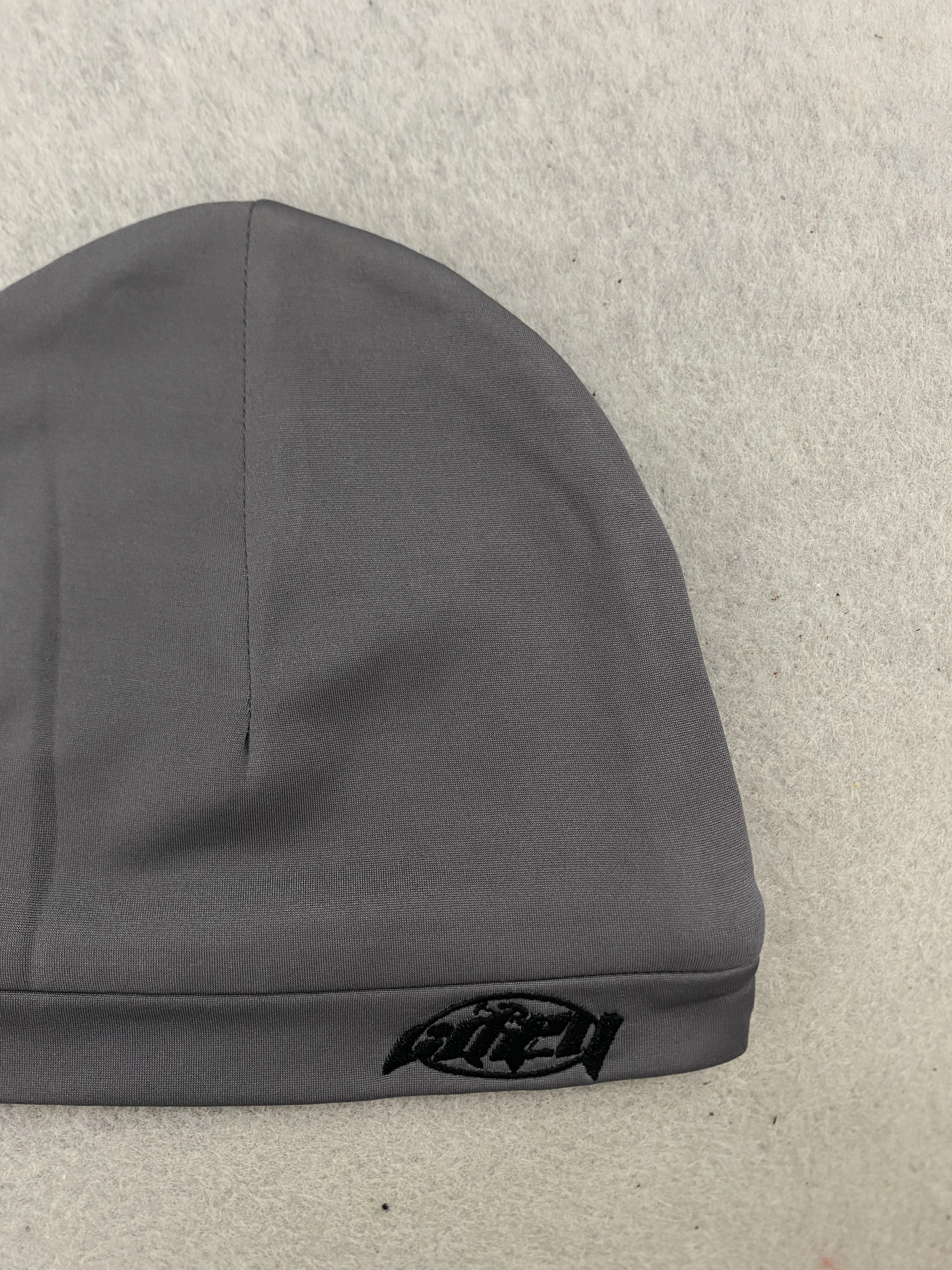หมวกบีนนี่สีน้ำเงินหม่นพร้อมโล - Beanie Cuffed Knit บทวิจารณ์และราคา