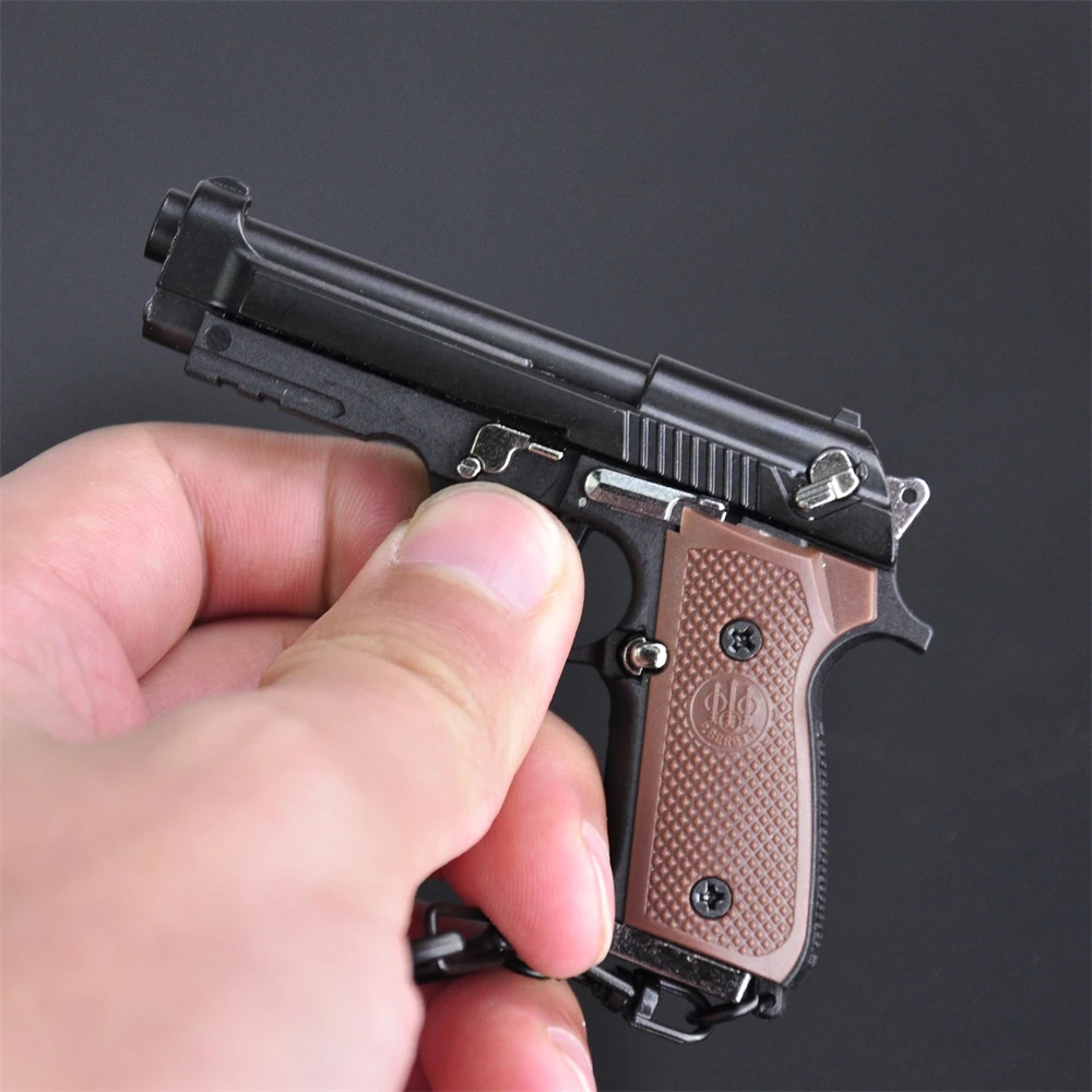 1:3 シェル排出金属銃キーホルダー M92A1 キーリングミニチュアモデル銃合金ピストルおもちゃモデルペンダントコレクションギフト