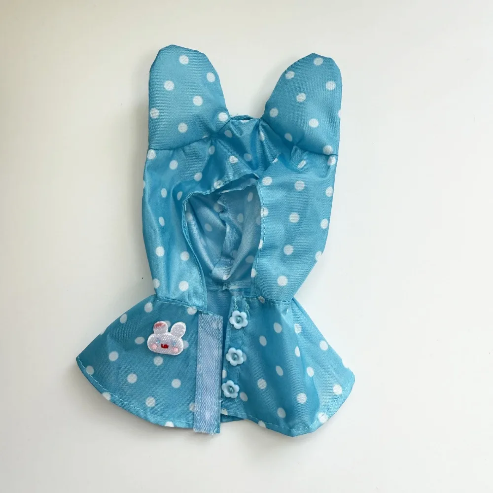 ชุดเสื้อผ้าตุ๊กตาลาบูบู ขนาด 15-17 ซม. เสื้อกันฝน รองเท้าบูทยางกันน้ำ ชุดรองเท้าบูทกันฝน ชุดแต่งกายสำหรับตุ๊กตาลาบูบู พร้อมอุปกรณ์เสริมและของเล่น