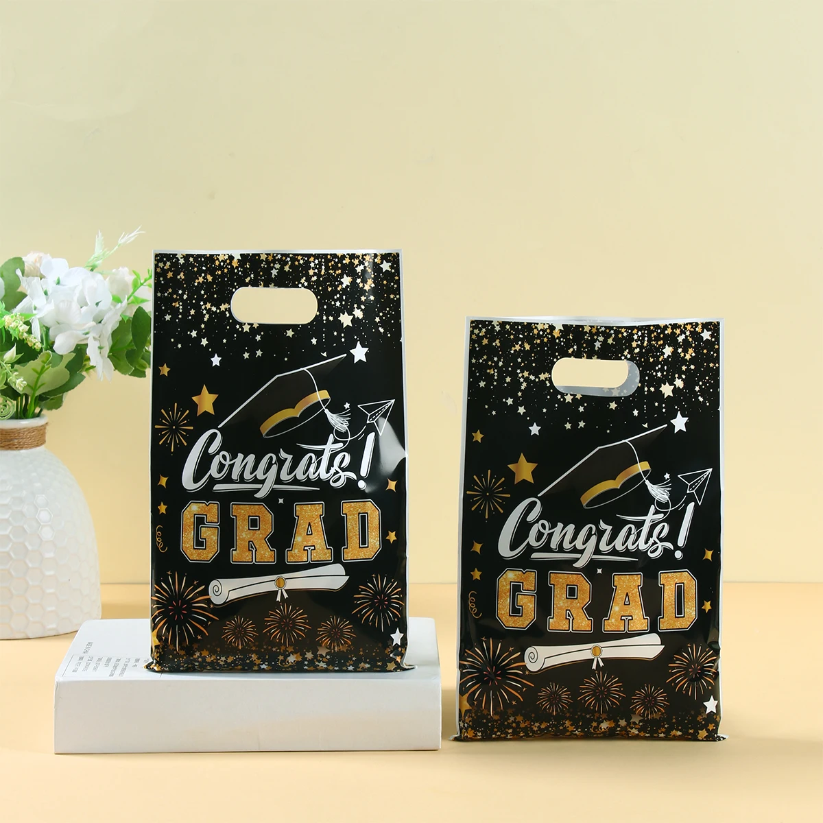 10/25/50pcs Graduation Party Favor Bags Disposable Plastic Gift Bags for Grad Celebration Souvenirs Graduation Decoration 2025