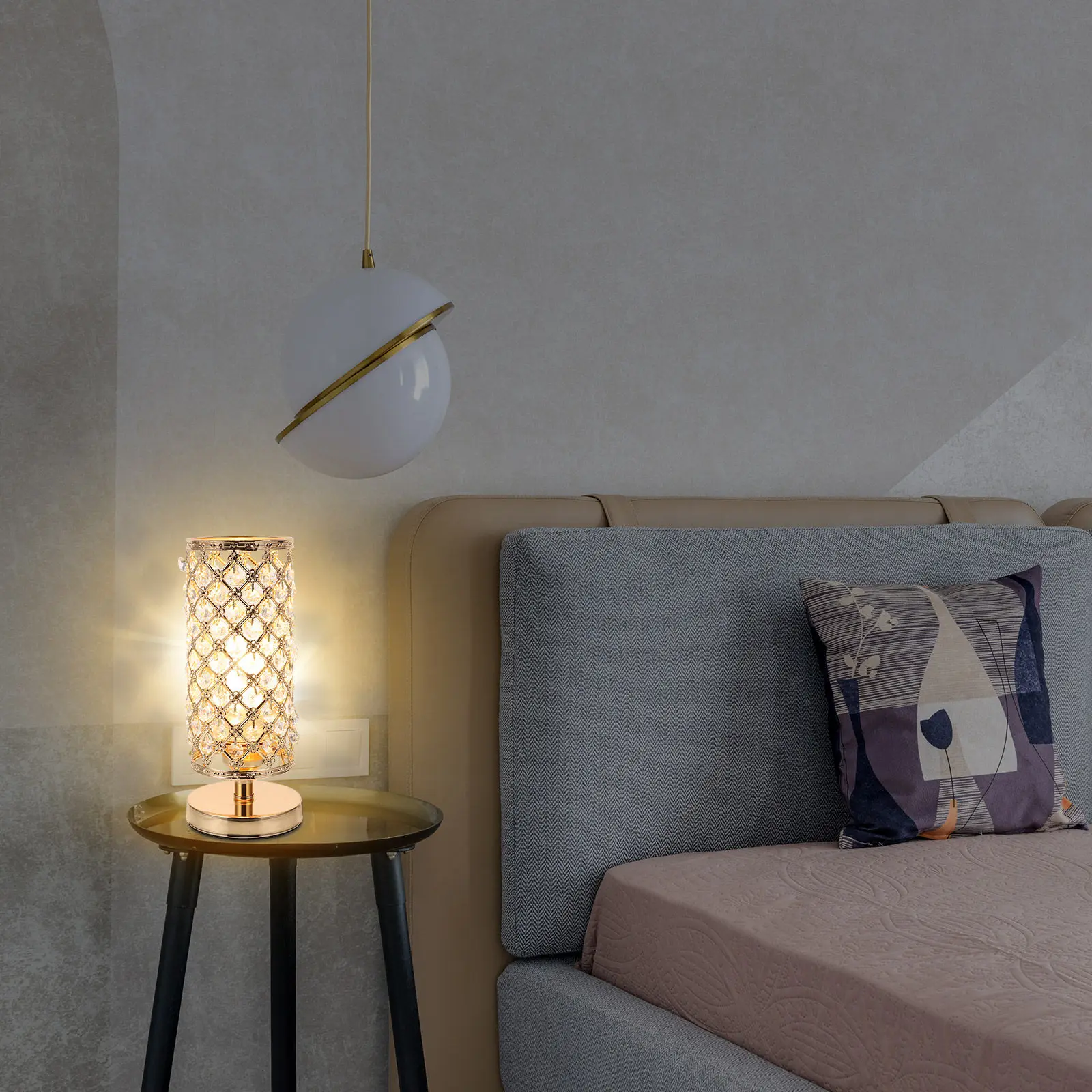 1Pcs Exquisite Crystal Table Lamp Decorative Desktop Light for Living Room Bedroom Bar Shop Warm Romantic Atmosphere Indoor Use
