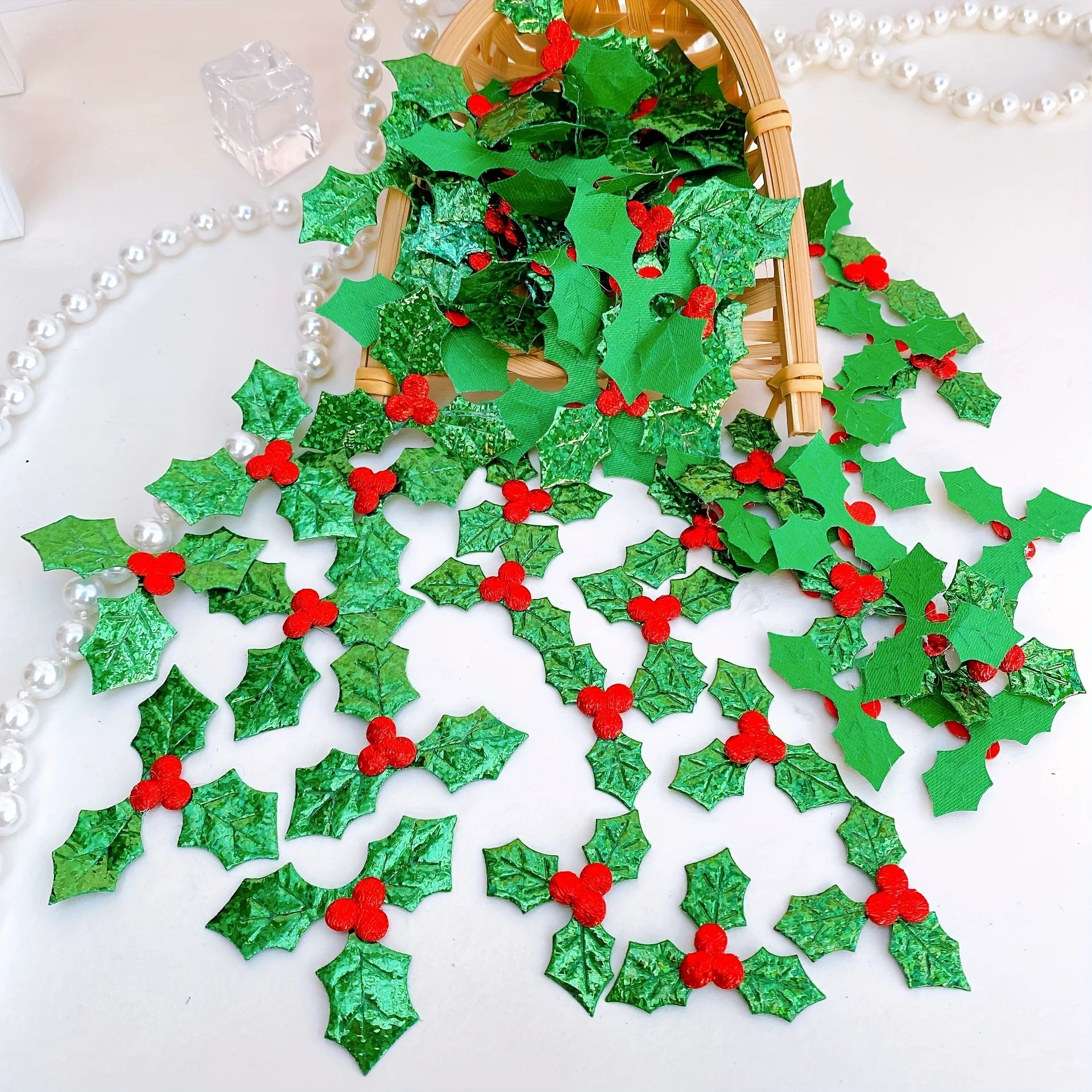 100 Stück festliche Weihnachtsdekorationen mit Stechpalmenblättern und Beeren, rote Früchte, Applikationen für Heimwerkerarbeiten und handgefertigte Feiertagsornamente