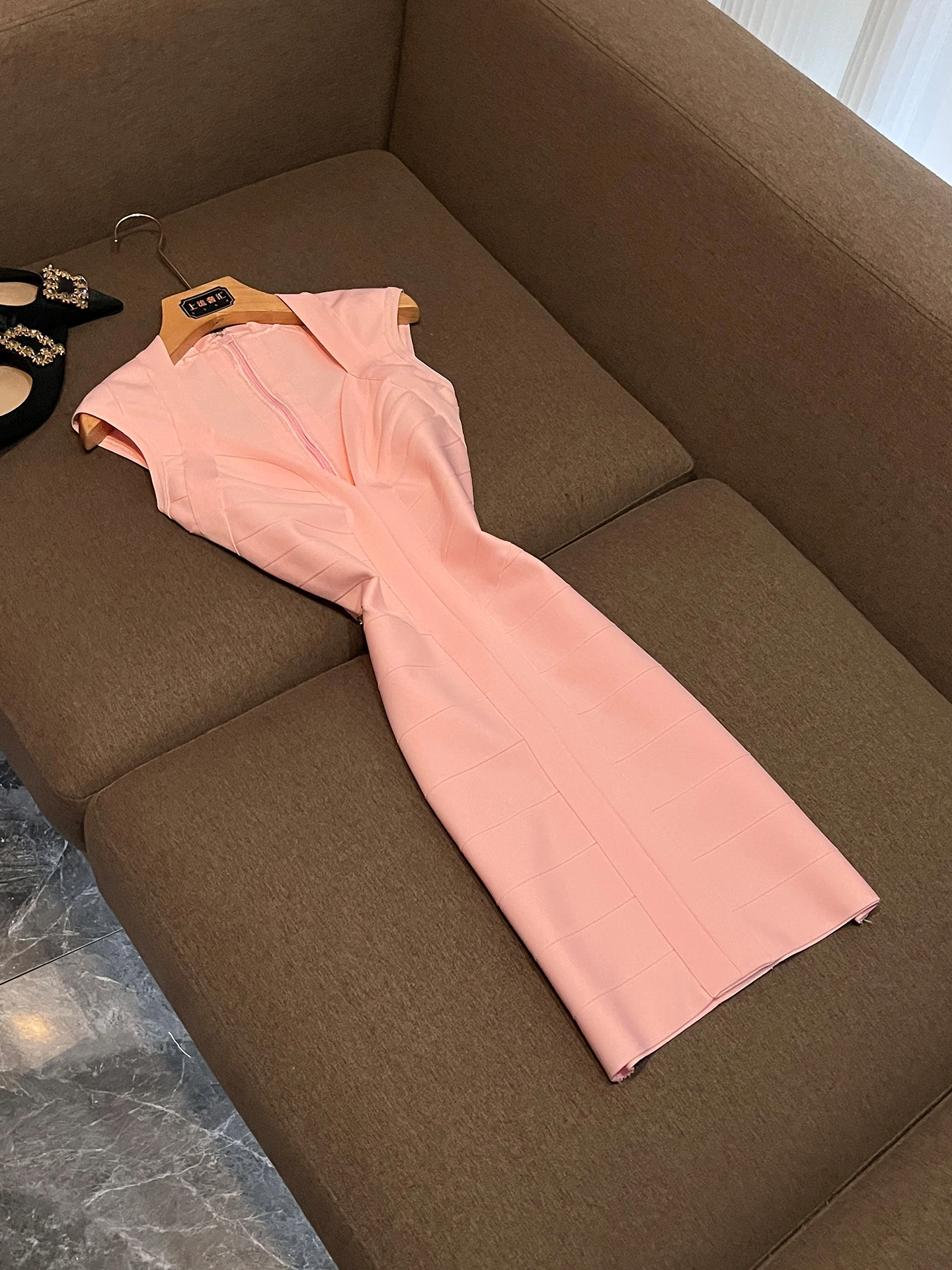 

Elegant Pink Sleeveless Slim Fit Dress Women's Style 2026 Summer New Arrival Simple Design Polyester Fiber Waist-Cinching Skirt