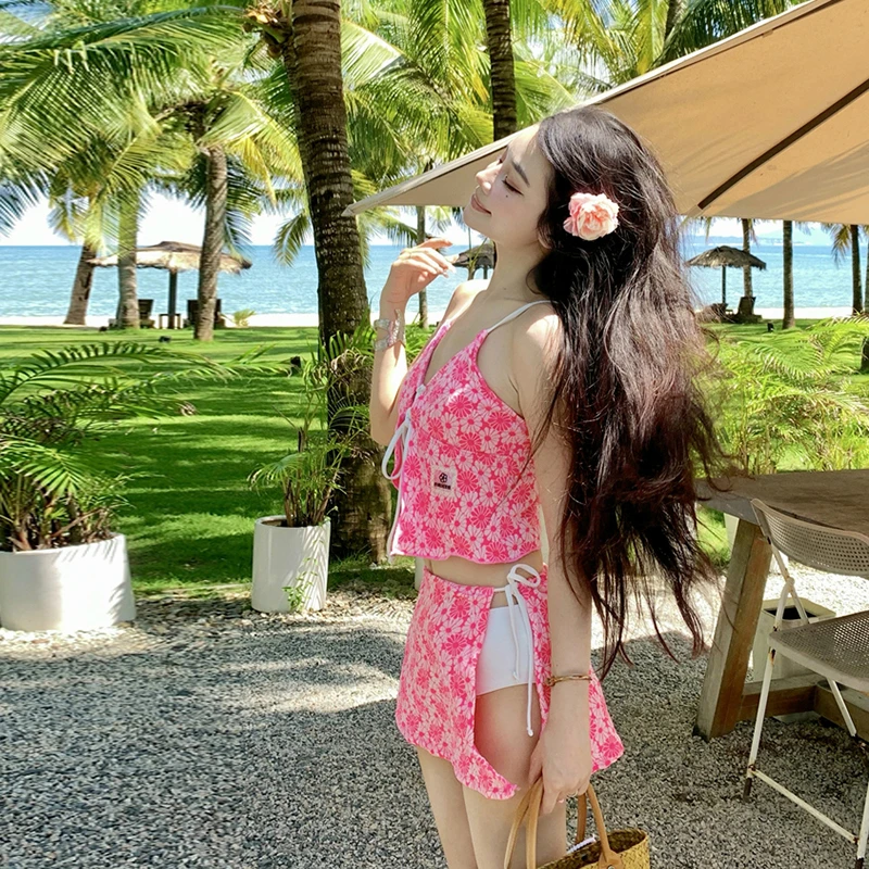 

Сладкий комплект из трех предметов: женский купальник-бикини для отпуска, стиль Pure Desire, с V-образным вырезом, без рукавов, с чашечками, без косточек