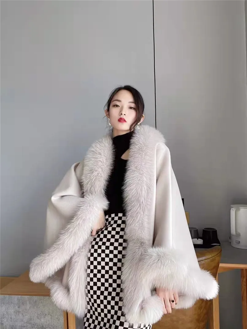 100% Real Wool Shawl with Genuine Fox Fur Trimmed Poncho Women Luxury Elegant Wedding Bridal Party Warm Winter Fluffy Cape