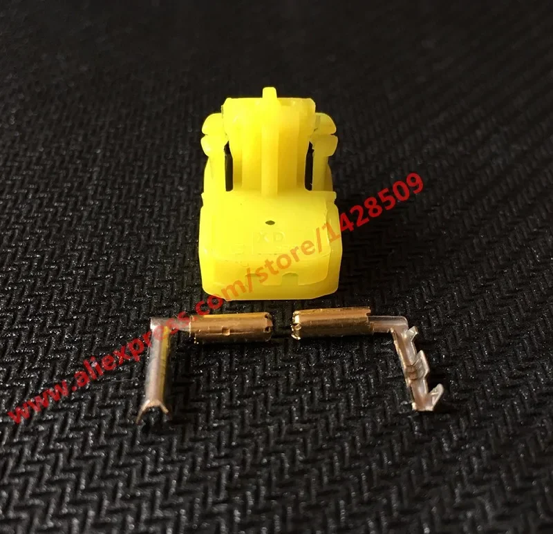1 Pcs 2 Pin Female Auto Connector Car Socket 1612121-4