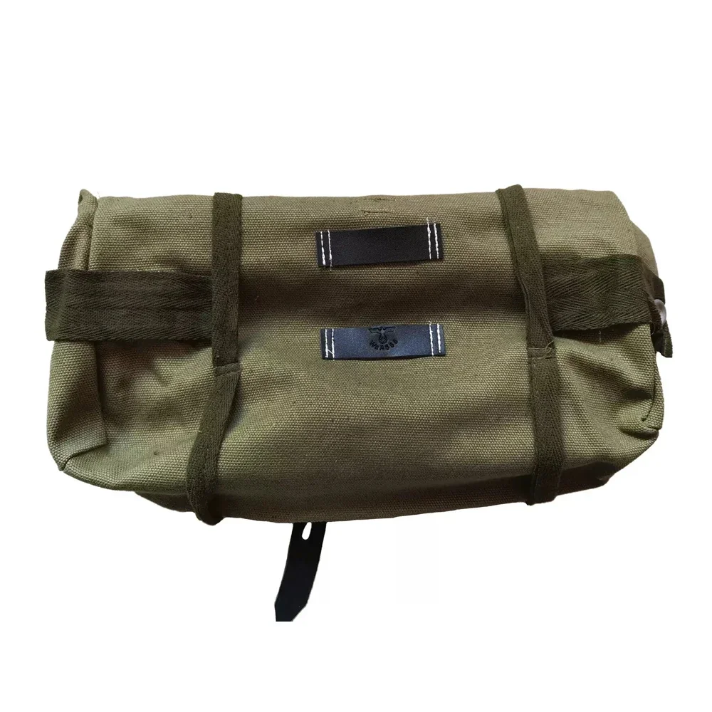 

German Soldiers A Assault Bags Equipped with Canvas Bags Canvas Bag Individual Pack with A Rack Use WWII WW2