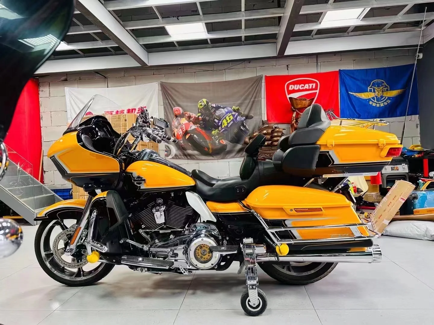 最新の信頼性の高い強力なオートバイ着陸装置に適していますチーフインディアンチーフテンロードマスターゴールドウィングGL 1800 1250ADV