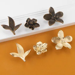 Luxury Petal Door Pulls Golden Flower Wardrobe Handles Alloy Single-hole Handle Kitchen Dresser Cabinet Knobs Hardware Furniture