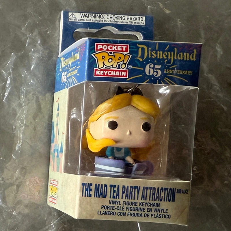 Llavero FUNKO de Alice, NUEVO, Edición del 65.º Aniversario de Disneyland, Figura de Acción de Alicia en el País de las Maravillas, Modelo Coleccionable para Regalo