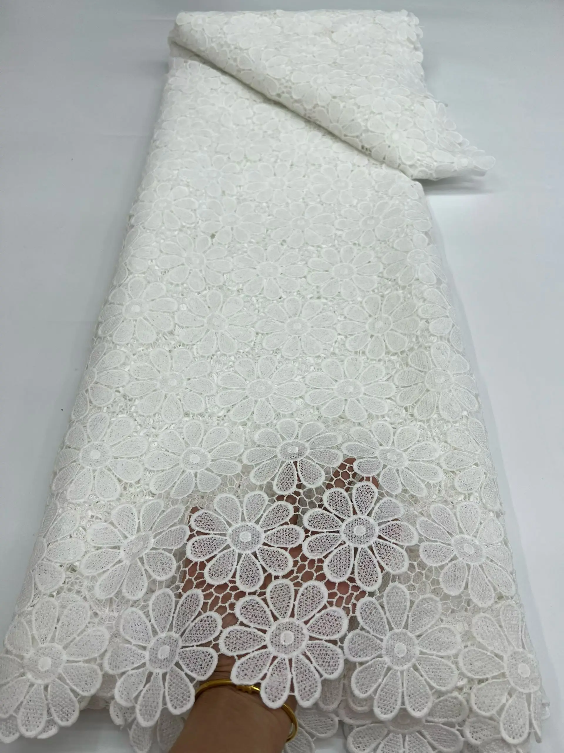 

2025 Высокое качество, новый стиль, белый молочный шелковый гипюровый шнур, африканская кружевная ткань, водорастворимая французская кружевная ткань для платья KR25152