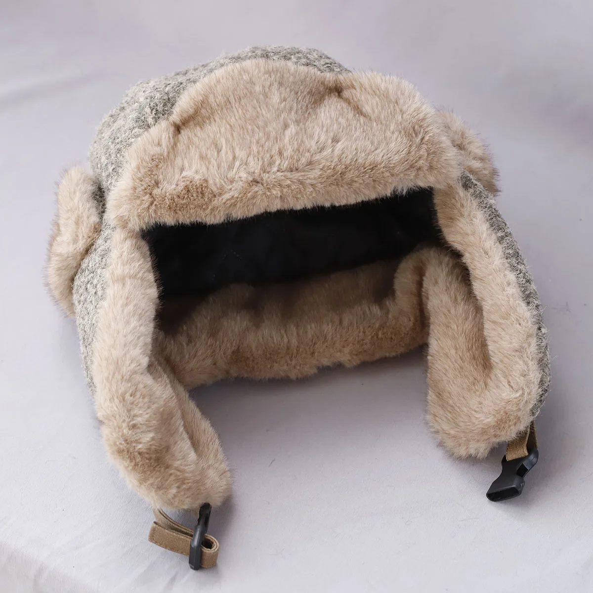 2025 nuovi Uomini Donne di Spessore Peluche Bomber Cappello Caldo Inverno Cappello Trapper Cappelli Russo Colbacco Berretti Da Neve Paraorecchie Cofano