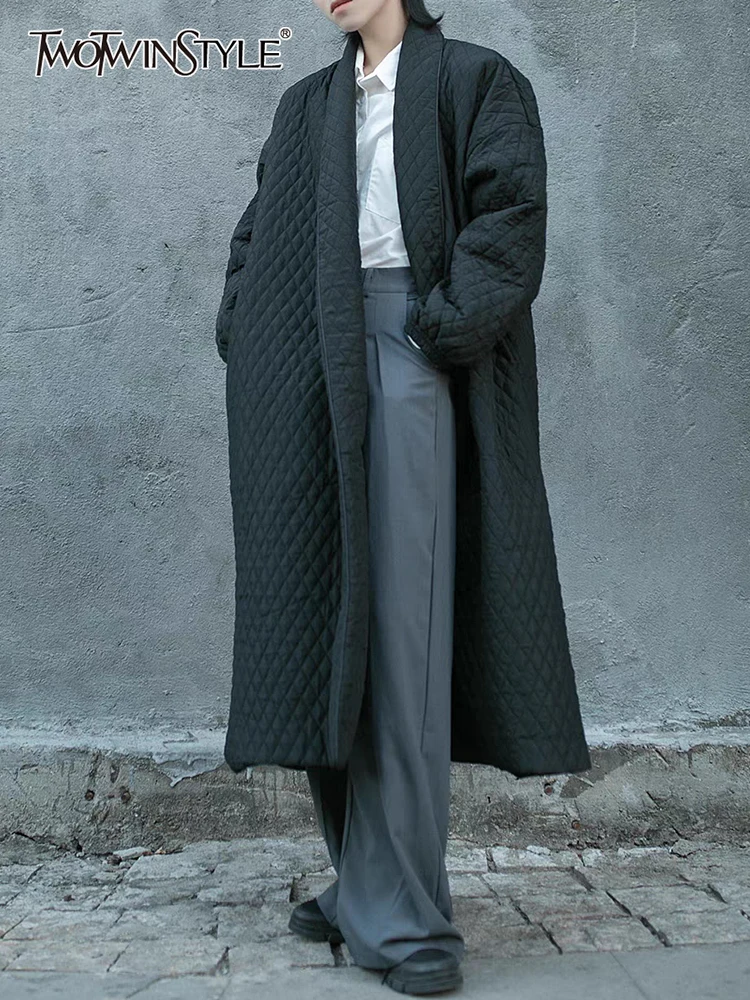

TWOTWINSTYLE Black Parkas For Women Lapel Full Sleeve Argyle Loose Oversized Thick Long Cotton Coats Female 2022 Winter Clothing