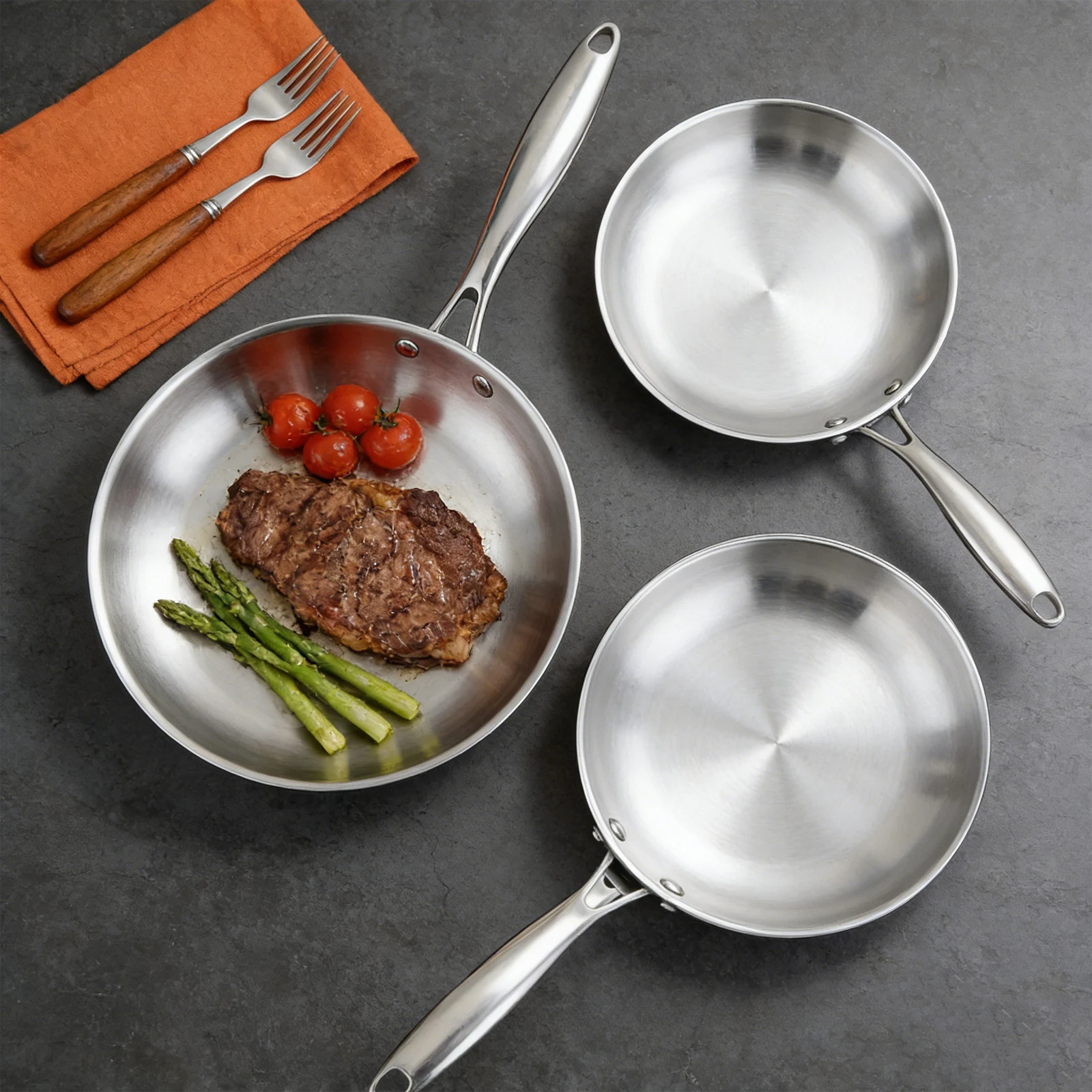 Set di 3 padelle in acciaio inossidabile a triplo strato, con rivestimento antiaderente, manico ergonomico, compatibile con piani cottura a induzione, a gas, elettrici e in ceramica, adatto all’uso in