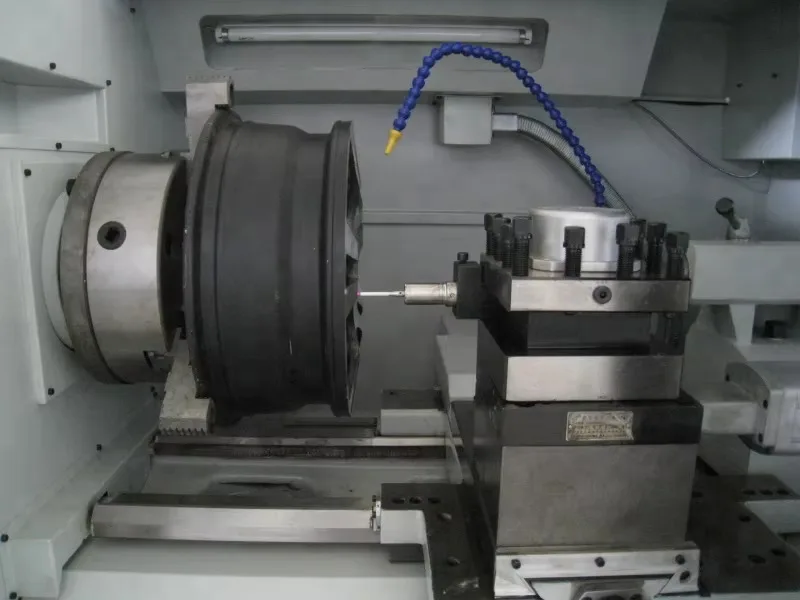 High Efficiency Dia Cut Alloy Wheel Lathe CK6160A