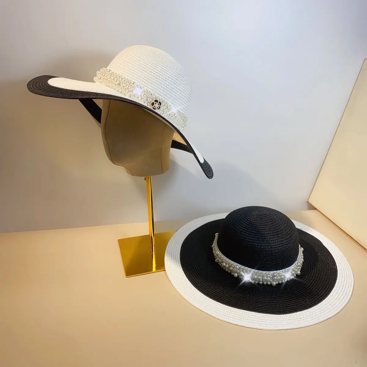 Summer straw hat female small fragrant wind pearl color matching large eaves fine straw beach hat seaside holiday sun protection