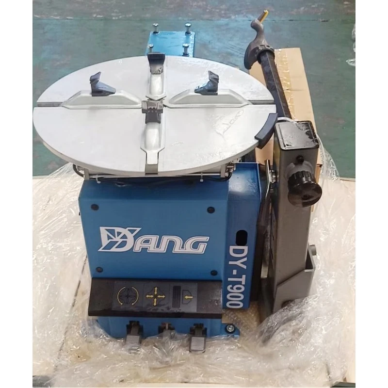 

Efficient tire disassembly tool, inflatable tire replacement machine