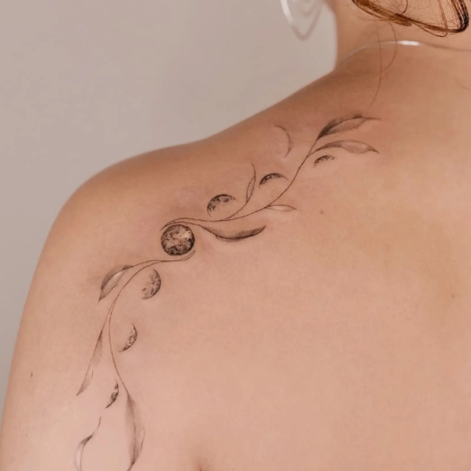 Minimalist Leaf Vine Tattoo Sticker Waterproof Long Lasting Fine Line Temporary Tattoo for Women Finger Hand