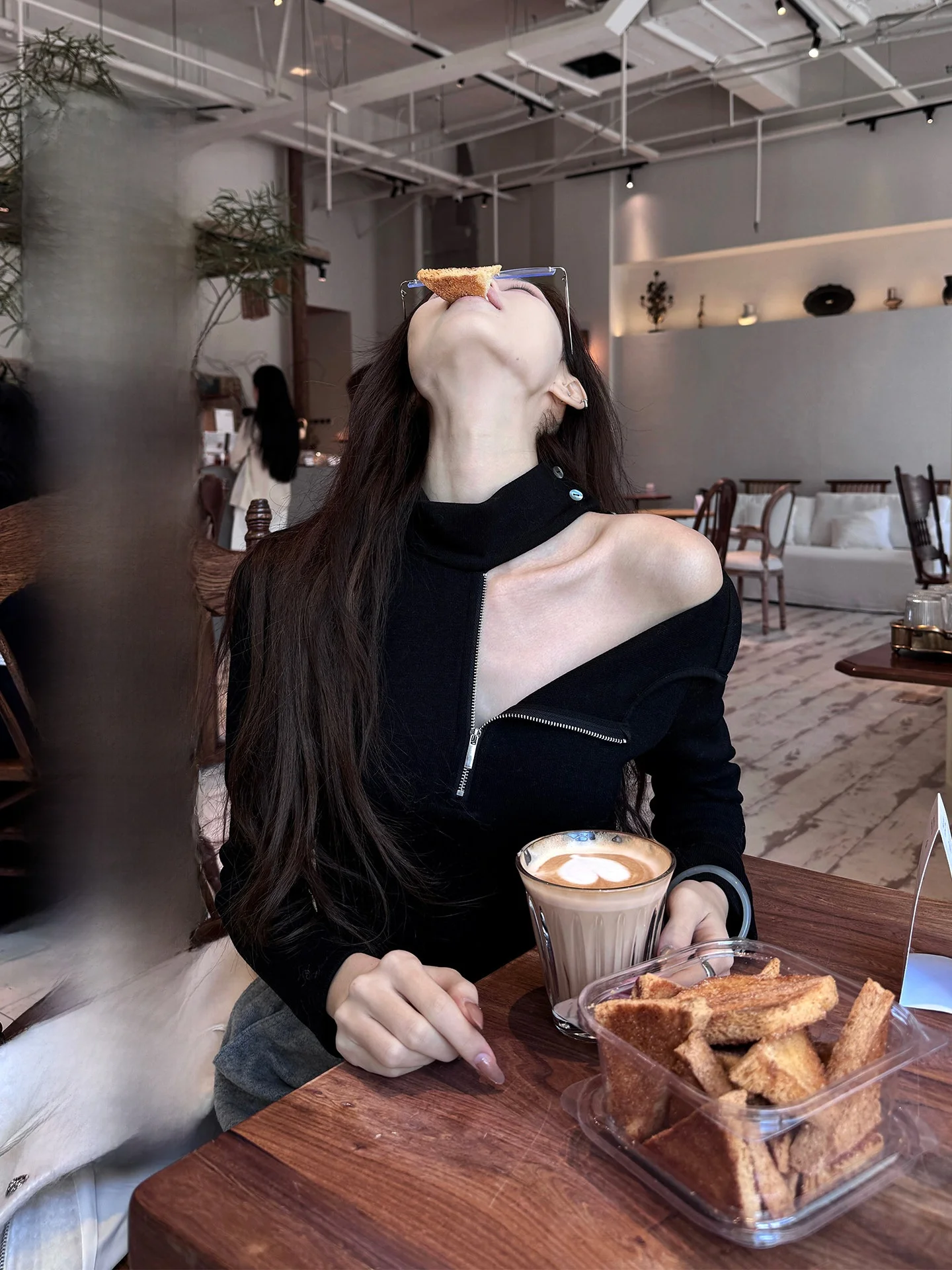 

Sweet Simp Pie Paris Interval Pure Desire Spicy Girl Трикотажный топ с высоким воротником и колючками Асимметричный длинный све облегающий топ