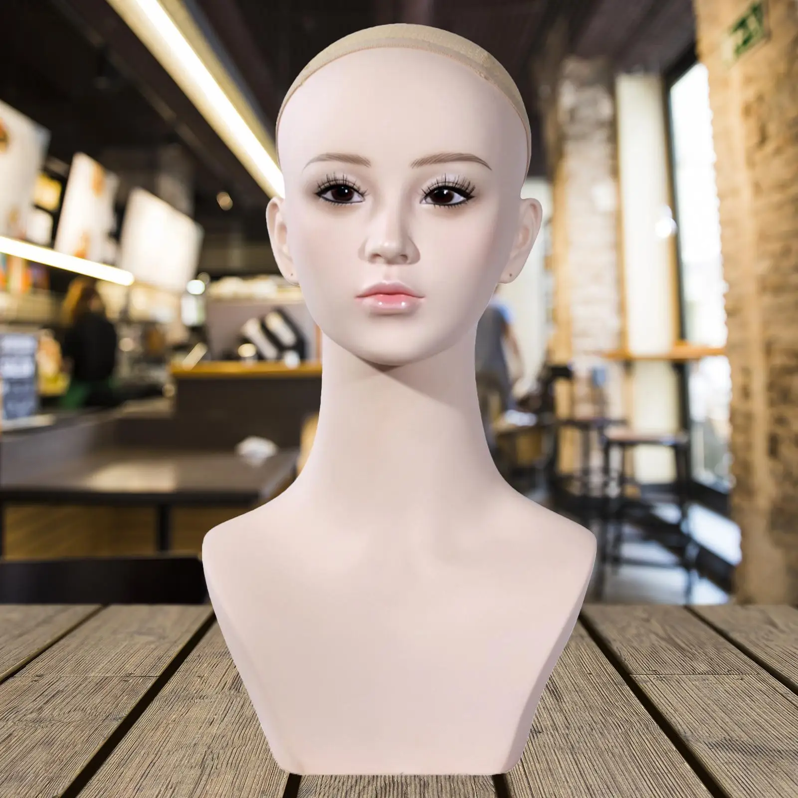 حامل رأس عارضة أزياء أنثى محمول ومستقر ومتعدد الوظائف وعصري مع حامل عرض المكياج لمركز التسوق