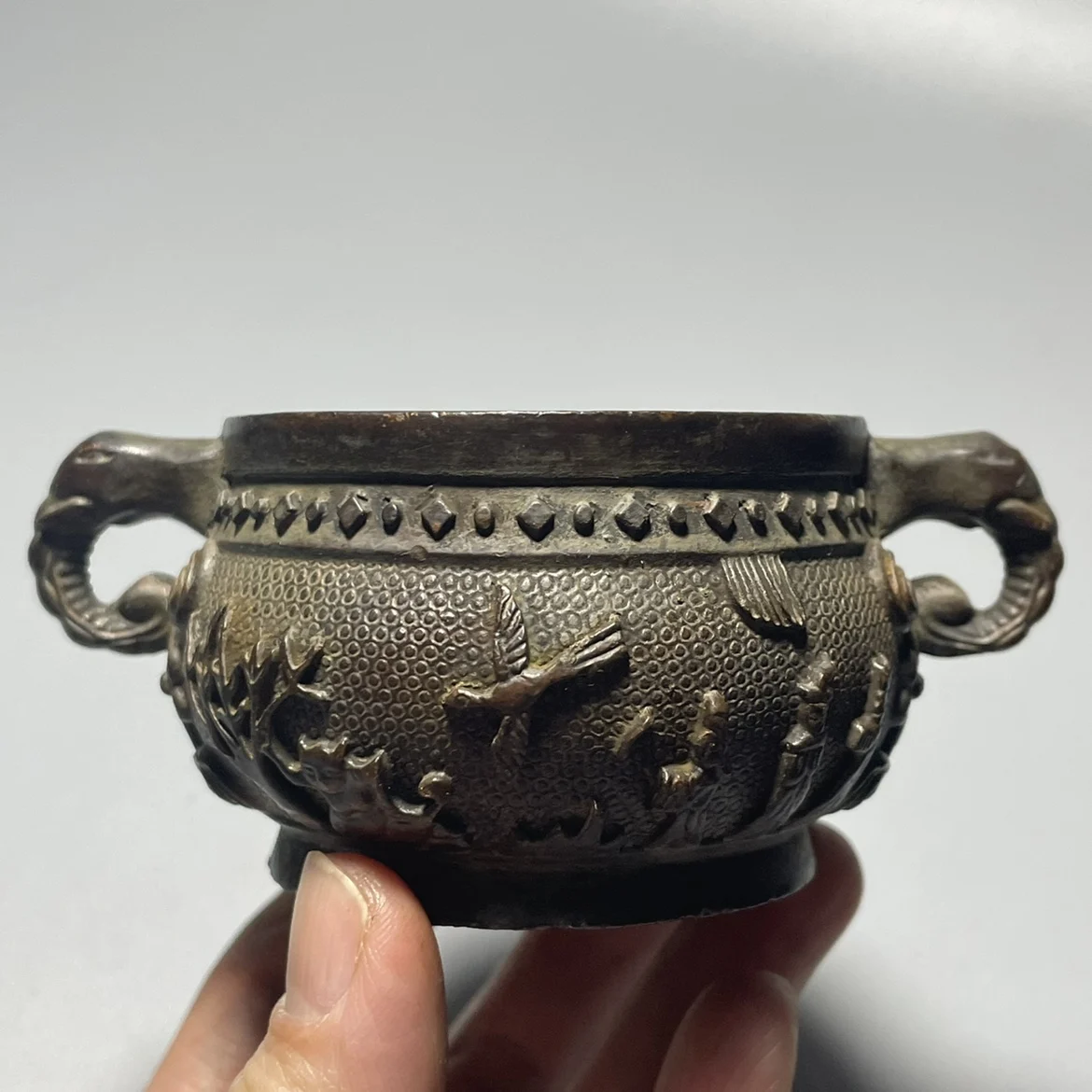 Antique rural old objects Daming Xuande furnace bronze ware Double dragon play beads Binaural incense burner Antique antique old