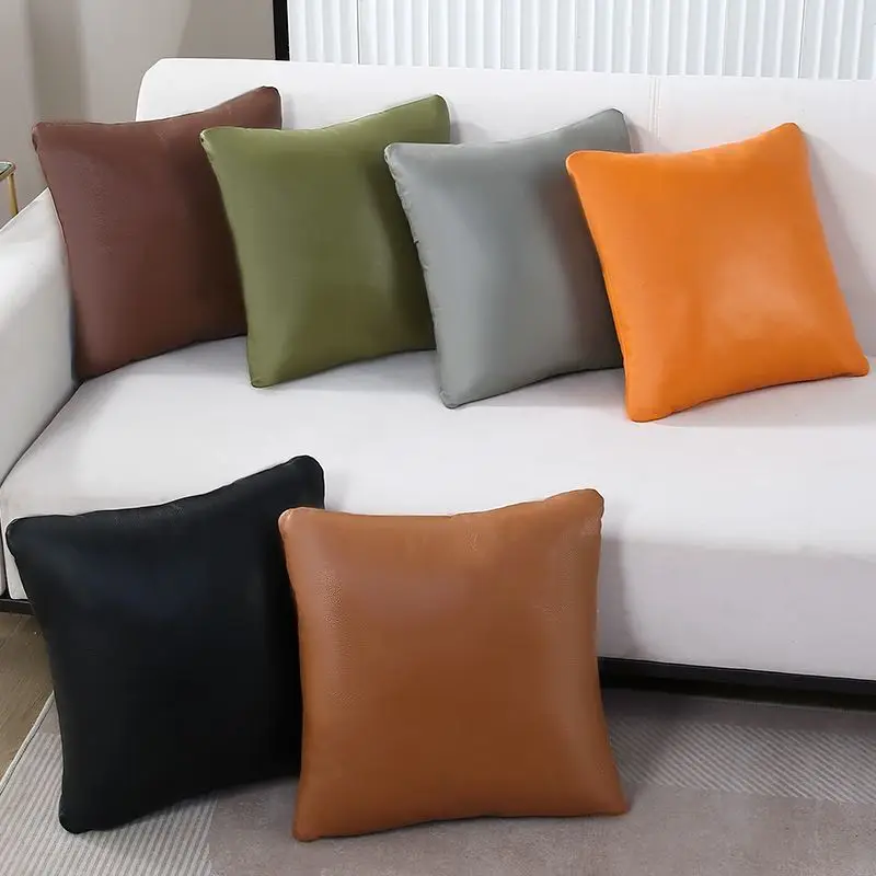 เสื้อไหมพรมคอสูงทรงเข้ารูปสำหรับผู้ชาย แบรนด์ Cé Brown เนื้อผ้าถักเนียน ให้ความอบอุ่น เหมาะสำหรับใส่เป็นเสื้อตัวในหรือเสื้อตัวนอก ใช้ได้หลากหลายในฤดูใบไม้ร่วงและฤดูหนาว ไม่เสียรูปทรง