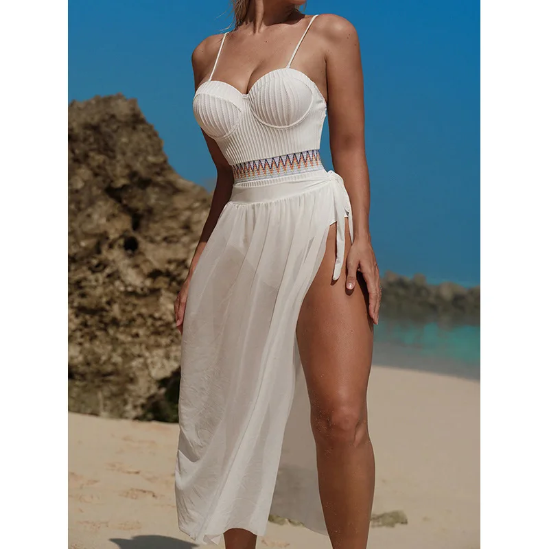 

Новинка 2026: Модный цельный купальник-бандо чисто белого цвета с пляжной юбкой-накидкой, сексуальный комплект для горячих источников