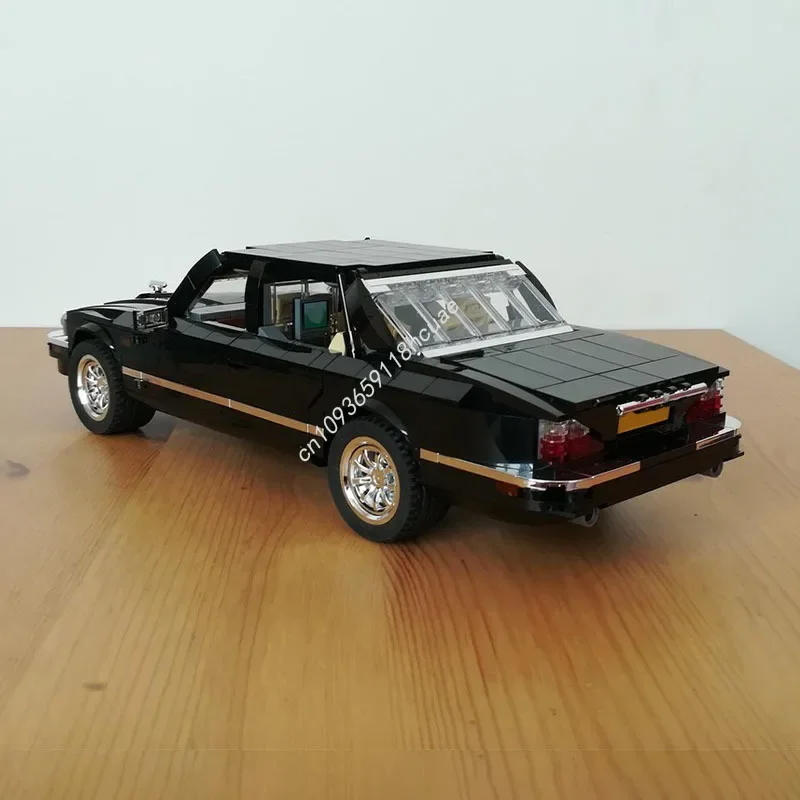 1112PCS JaguarS XJ (1998) 14-studs Wide Features A Detailed Interior Model Moc Building Blocks Stacking Bricks Creative Toy Gift
