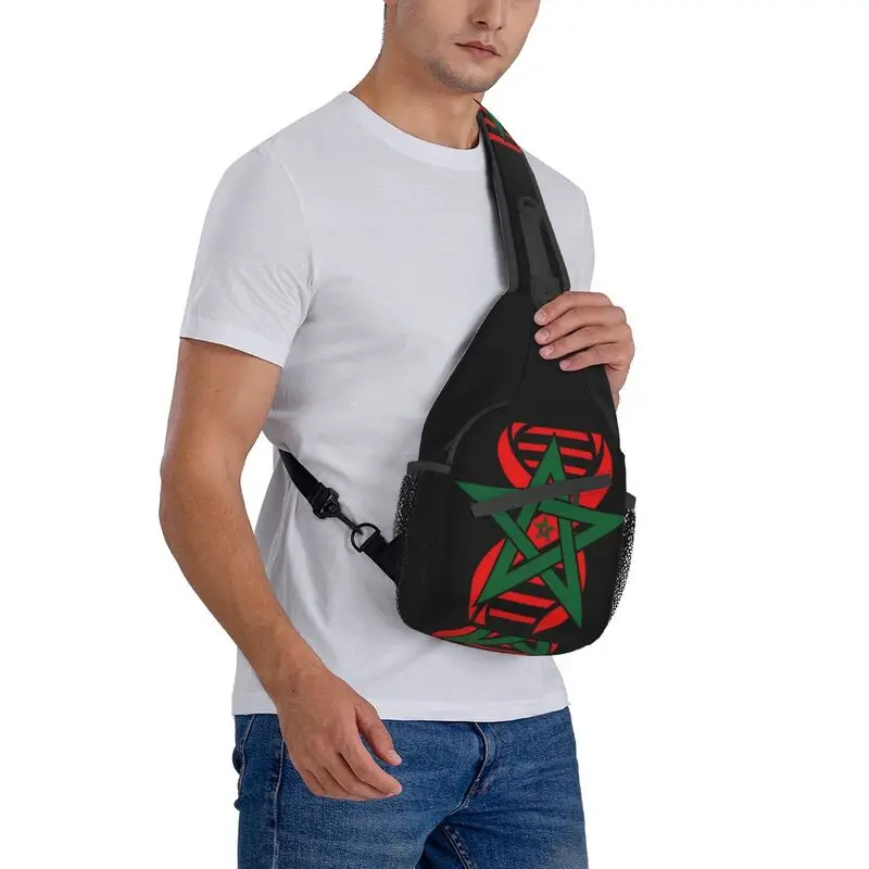 Bandiera marocchina è nel mio DNA marocco Sling Crossbody Chest Bag uomo Cool spalla zaino per campeggio In bicicletta