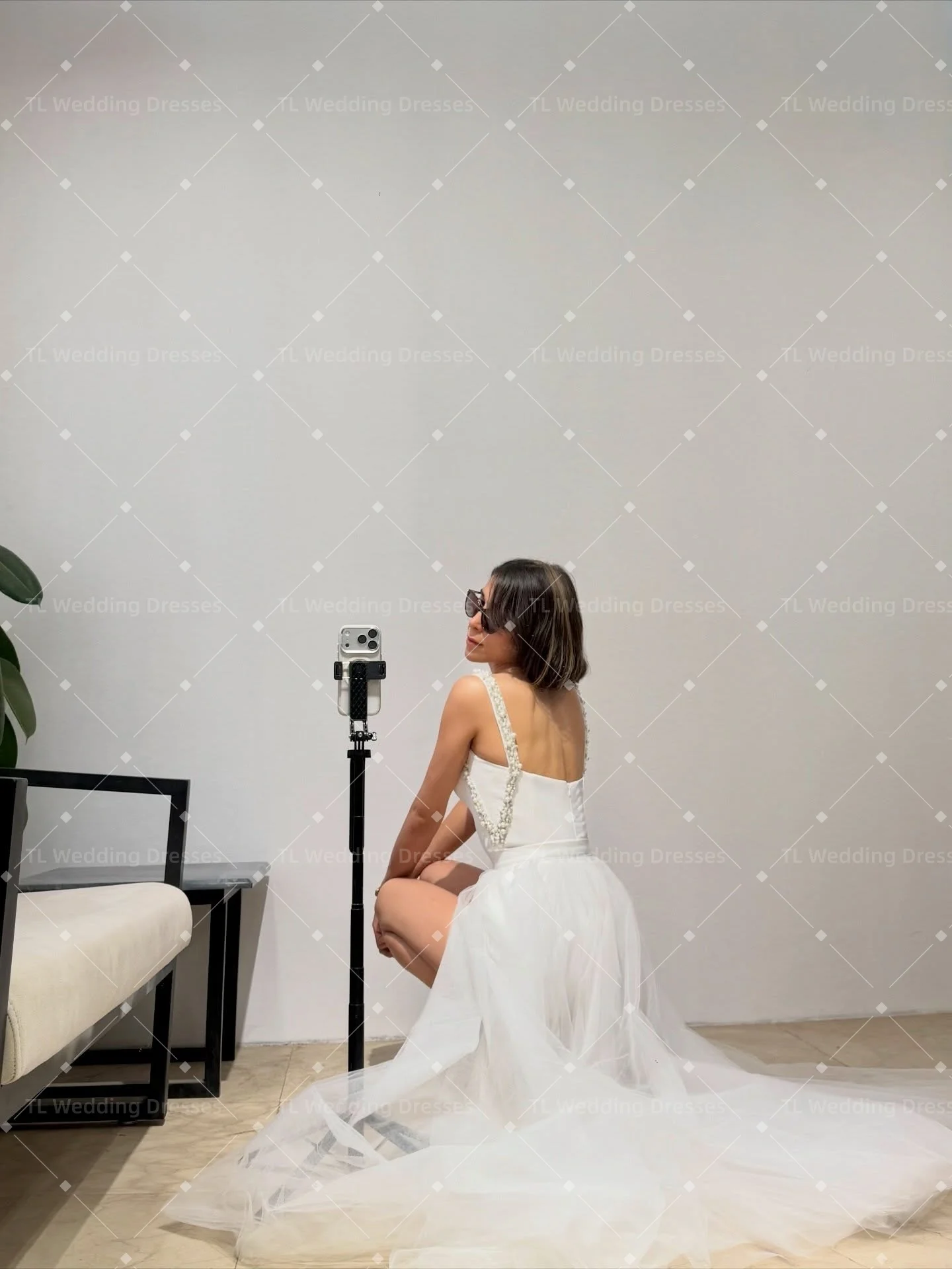 TL Customized 2027 Simple White Short Wedding Dress Pearl Straps Satin Mini Bridal Gown Detachable Train Photo Shoot