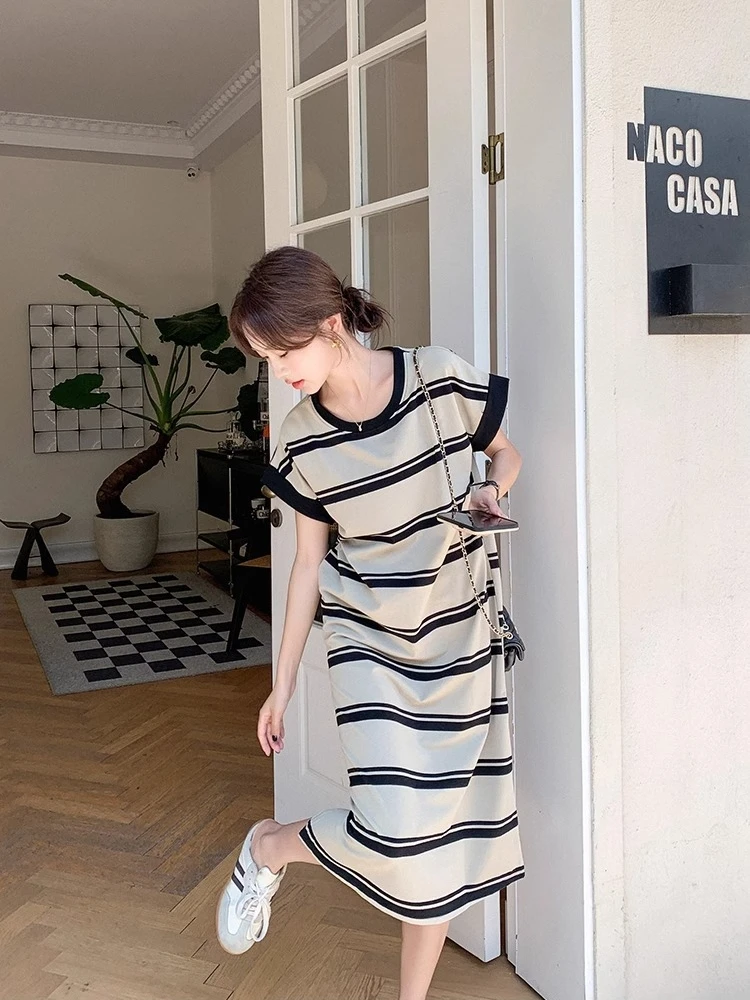 แฟชั่น O-คอพิมพ์ตรงลายชุดลําลองยาวเสื้อผ้าหญิงฤดูร้อนหลวมหนุ่มสไตล์แขนสั้นเสื้อยืดชุด