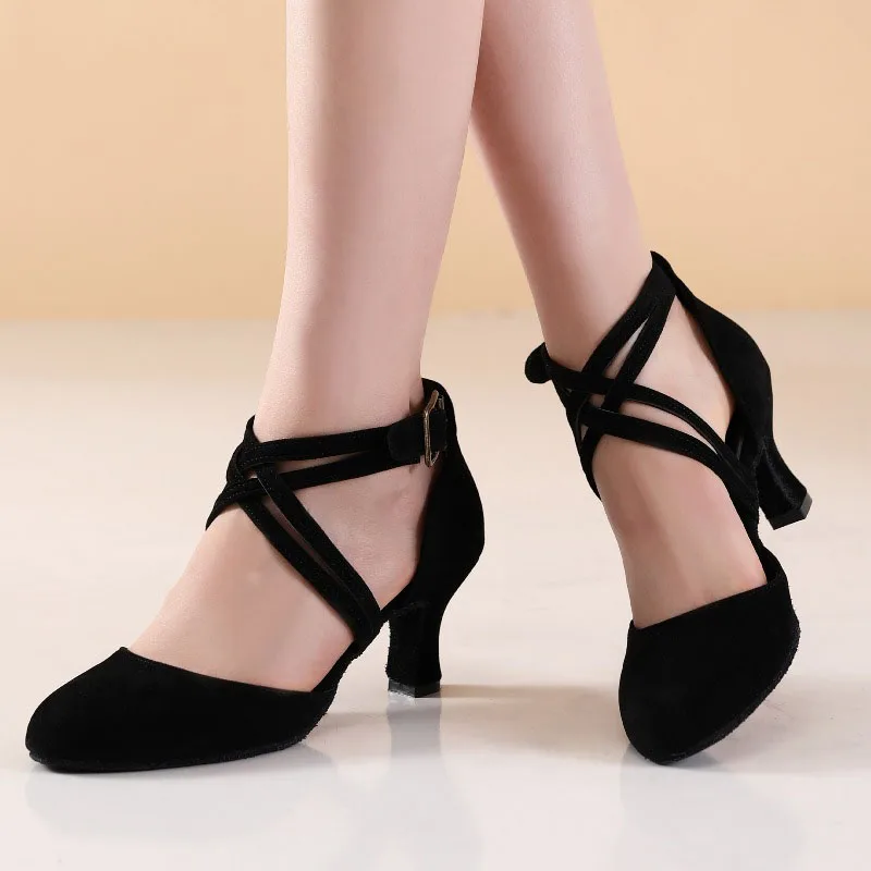 

Женская обувь для латинских танцев, черная современная обувь для джазовых танцев, обувь для бальных танцев, обувь для учителей, танцевальные кроссовки из натуральной кожи на высоком каблуке 6 см