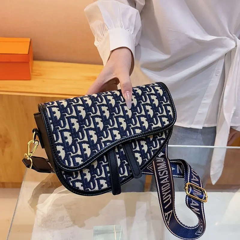 

2025 Новый дизайн Высококлассная сумка через плечо с вышивкой - дизайнерская сумка, модная сумка Horseback, модная элегантная женская сумка