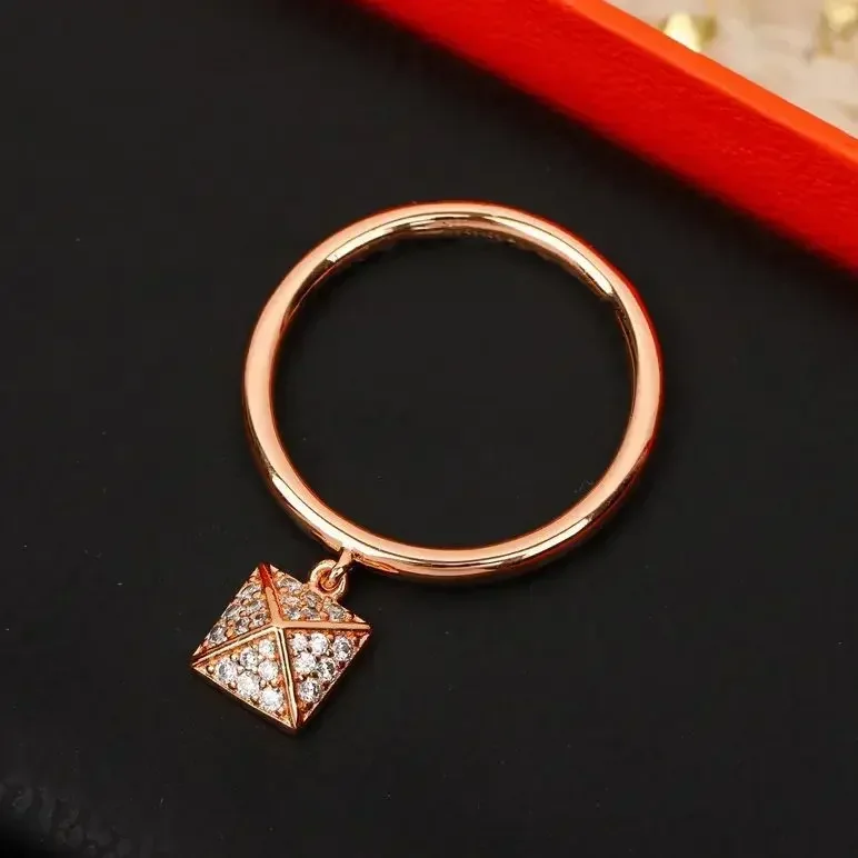 

Hot Europe Geometric 925 Silver Plated Rose Gold Diamond Ring Woman Top Quality Designer Jewelry Trend