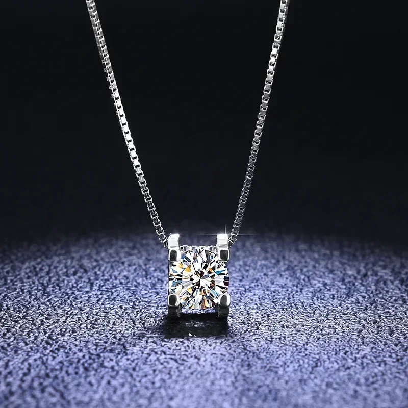 

Luxury PT950 Platinum Excellent Cut D Color Pass Diamond Test 1 Carat Moissanite Cow Head Pendant Necklace Women Accessories