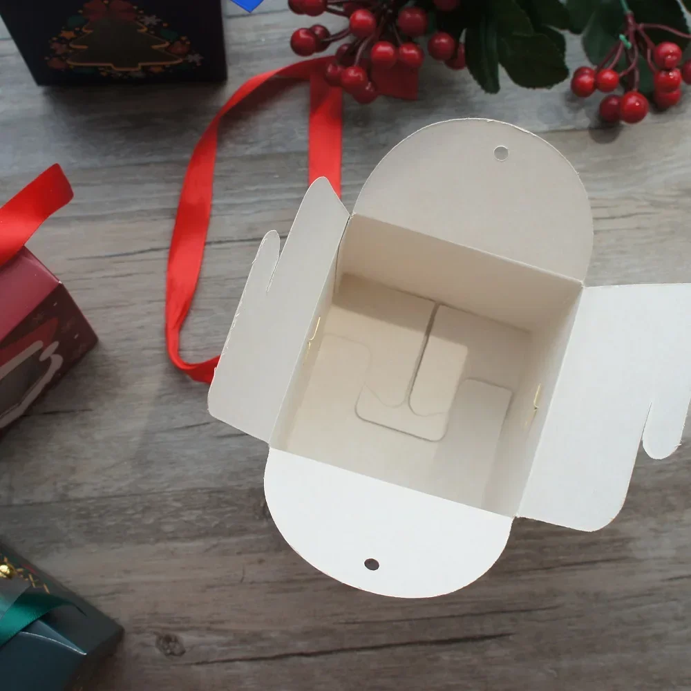 12 قطعة صندوق ورقي لعيد الميلاد مع مقبض نافذة صندوق حلوى شمعة صابون كوكي كاندي تغليف الهدايا الصغيرة ديكور الحفلات