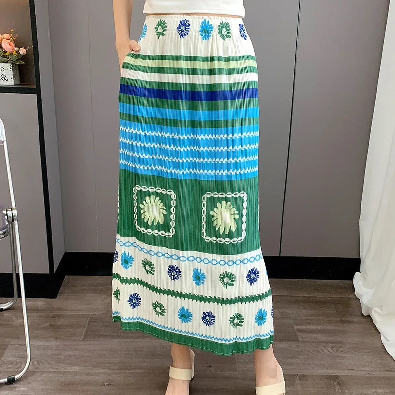 Miyake 2025 New Summer Folds Literary Retro Niche Design Sense Fashion Loose Elegant Folding Temperament Color Printed Skirt