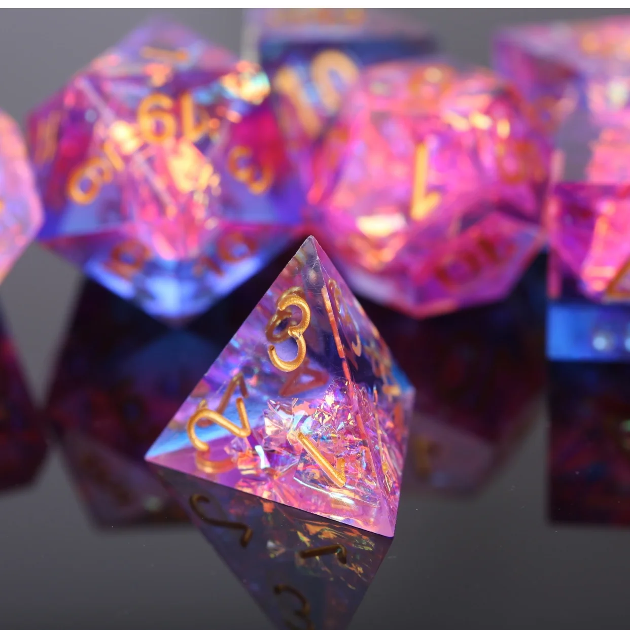 Shiny D&D Dice Sharp Edge Die for D&D Gift for Dungeons and Dragon Games Purple and Blue