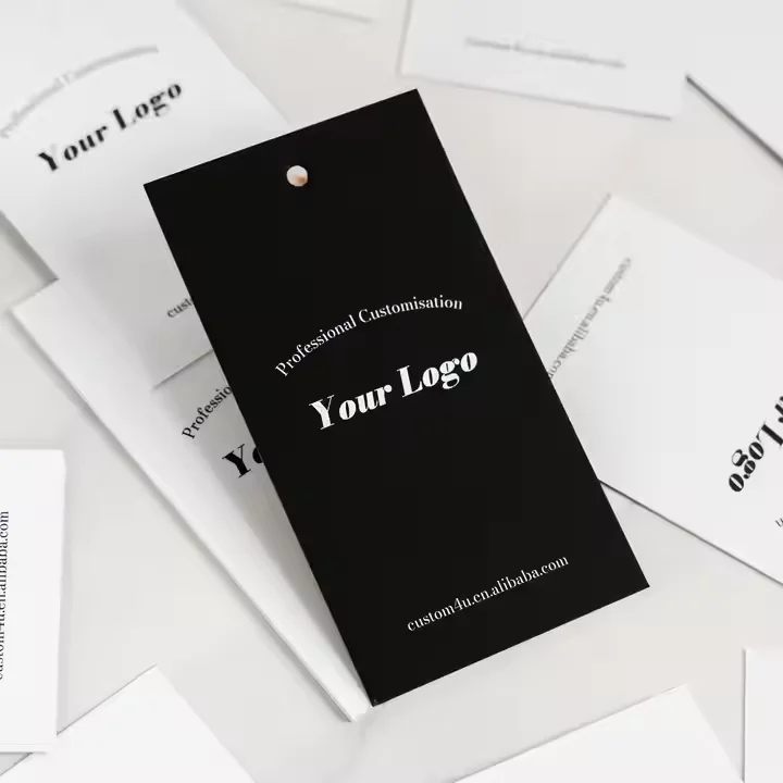 Maßgefertigte Luxus-Produktetiketten aus Papier, Kleidungsetiketten, transparente, durchsichtige, mattierte PVC-Hängeetiketten – Detail 2
