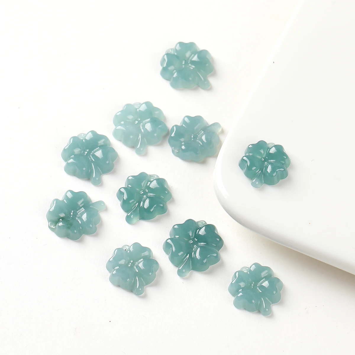 1 Pc Natural Stone Guatemala Jadeite Carved Four-Leaf Clover Bead Lucky Charm for Jewelry Making DIY Necklace Pendant Accessory