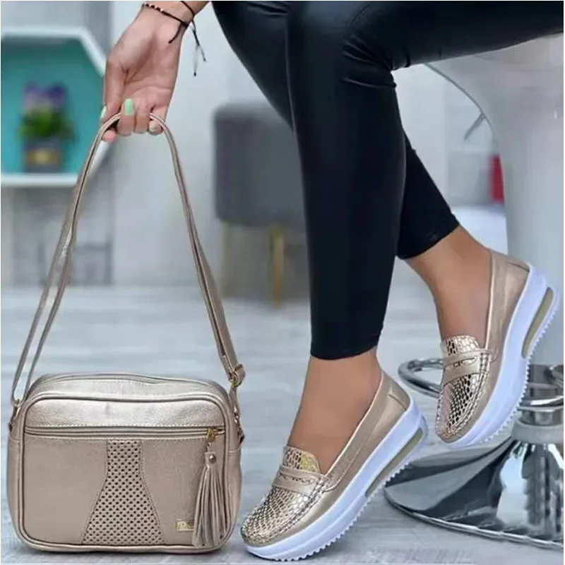 Plus Size 43 Casual Flat Shoes of Women 2022 Fashion Round Toe Low Top Wedge Platform Sneakers Comfort Non Slip Women Loafers