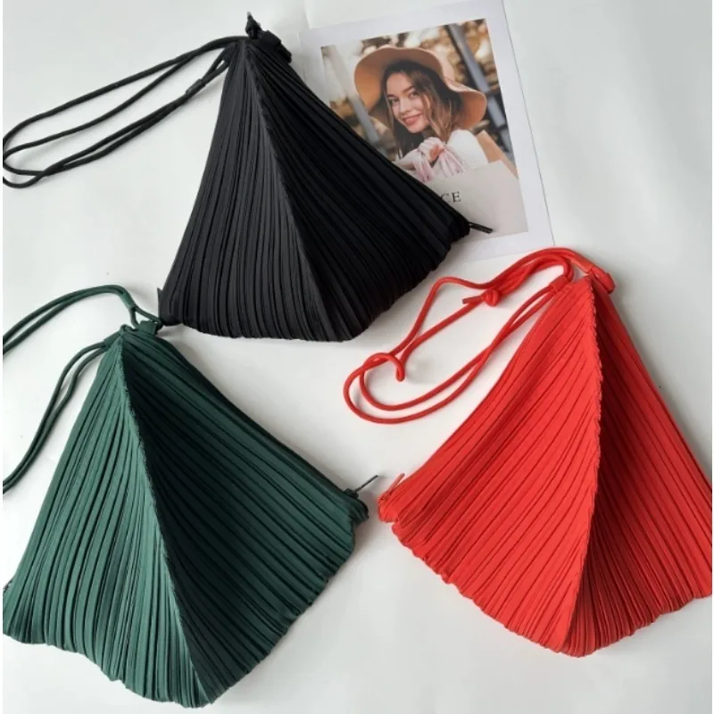 Miyake Japanese Casual Sports Wind Pleated Crossbody Bag Men Women Universal Fashion Leisure Retractable Handbag Cell Phone Bag
