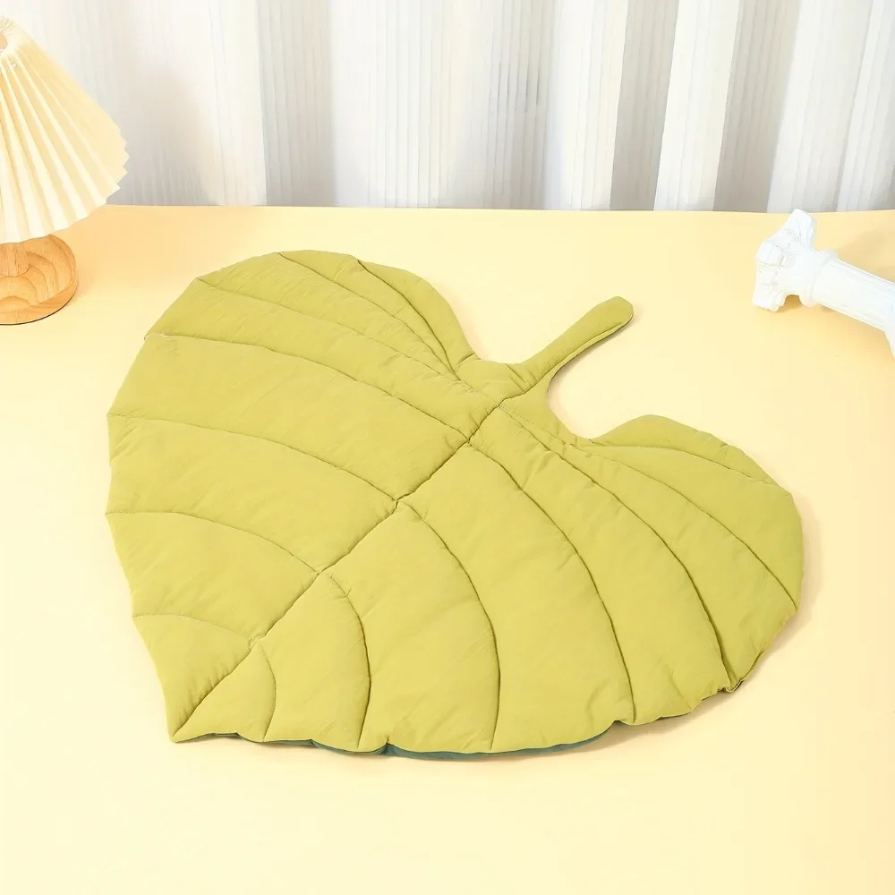 Four Seasons Breathable Pet Floor Mat Made of Pure Cotton Thickened Cat Pet Mat Leaf Shaped Fun Dog Nest Cat Mat, Cage Mat